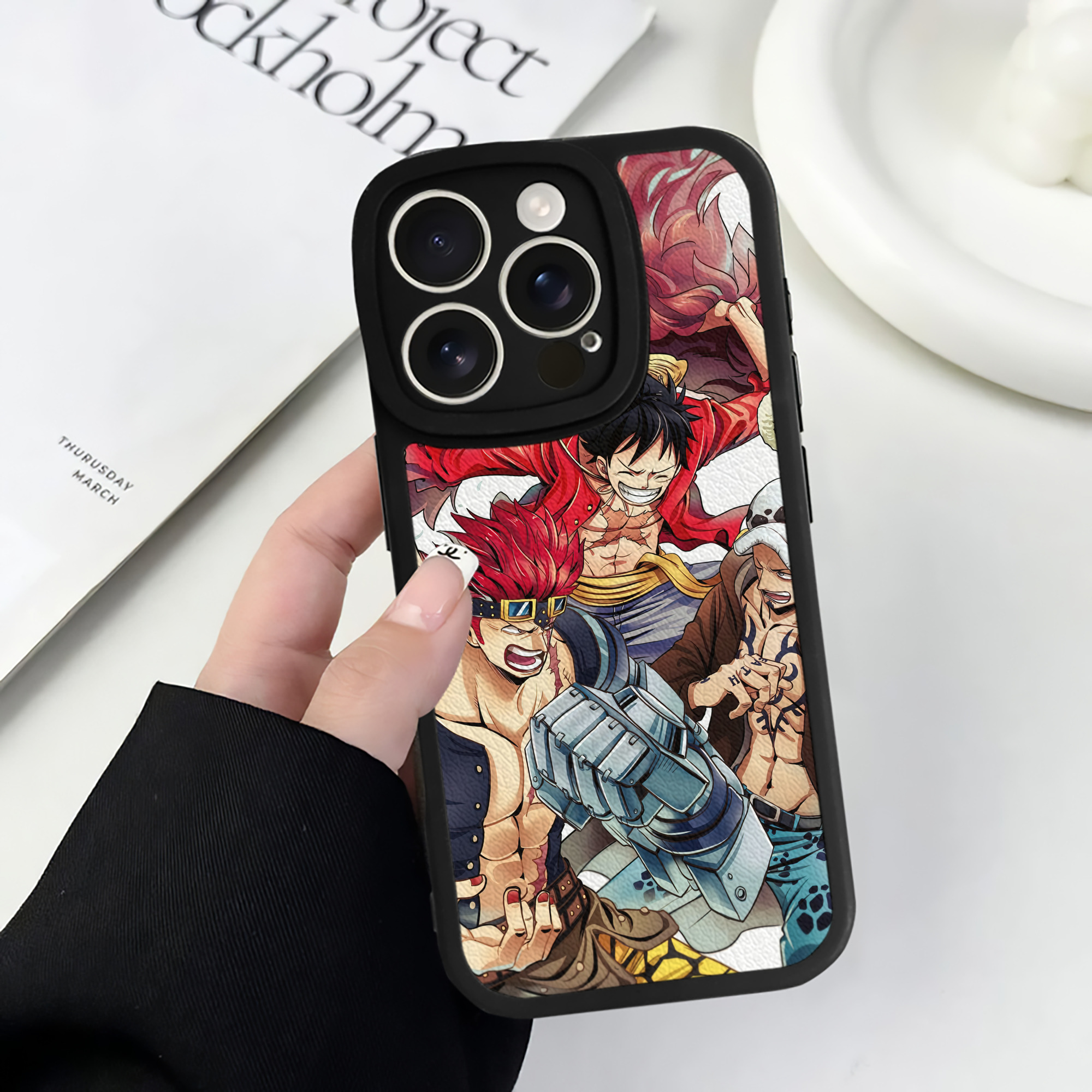 （画像用） ワンピース ONE PIECE 【iPhone 16シリーズ対応】シリコンスマホケース（レザー調） 材質：シリコン